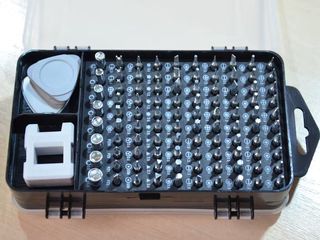 Caja de herramientas y cabezales de destornillador