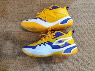Zapatillas Baloncesto Talla 40 Amarillas y Moradas