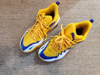 Zapatillas Baloncesto Talla 40 Amarillas y Moradas