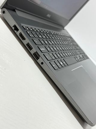 Dell Vostro 5568 i5 / 8Gb / 256Gb