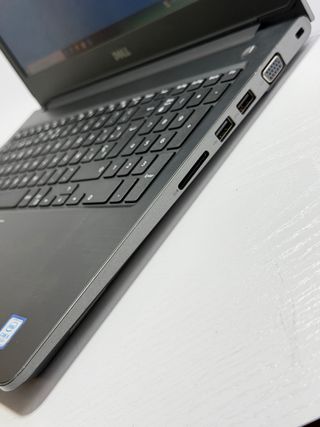 Dell Vostro 5568 i5 / 8Gb / 256Gb