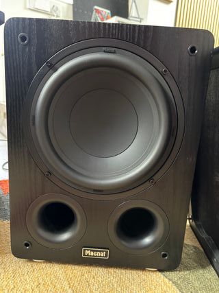 Pareja Subwoofers Magnat 8 Cine/Música
