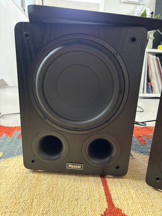 Pareja Subwoofers Magnat 8 Cine/Música