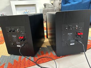 Pareja Subwoofers Magnat 8 Cine/Música