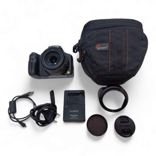 CAMARA DIGITAL BRIDGE PANASONIC DMC-LUMIX FZ150 FULL HD + CARGADOR + FUNDA