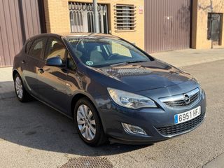 Opel Astra 2011