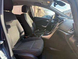 Opel Astra 2011