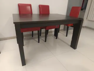 Mesa y 4 Sillas Comedor