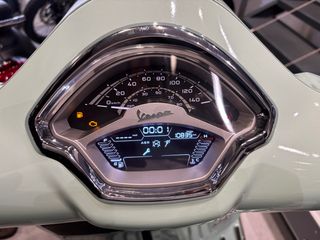 Vespa GTS 300 Verde