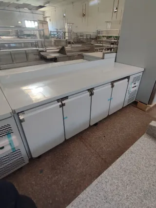 MESA FRIA 4 PUERTAS DE 223 CM