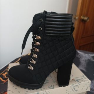 Botines negros tacón