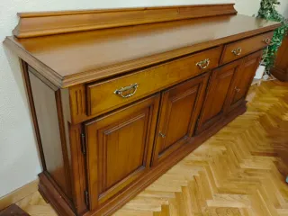 Aparador de salón de madera
