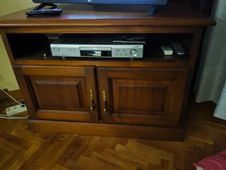 Aparador de salón de madera