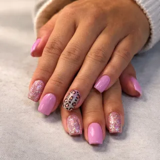 Servicio de peluquería y uñas a Domicilio