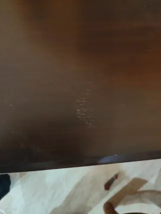 Cajones de madera marrones