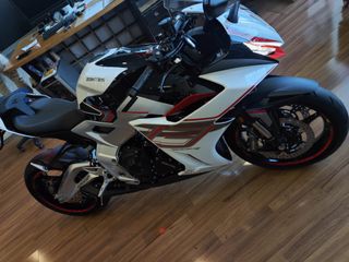 Moto Deportiva Zontes 703RR