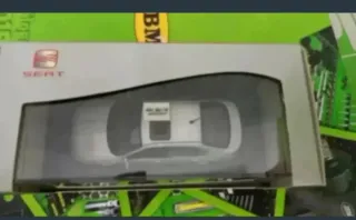 SEAT TOLEDO MK2 PLATA ESCALA 1:43