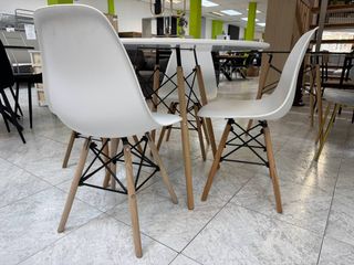 Lote Mesa Redonda + 4 Sillas Nórdicas Madrid