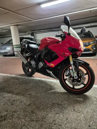 Hyosung GT250R