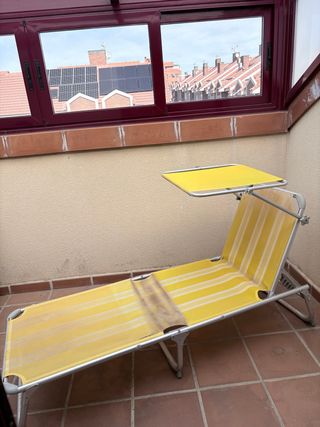 Tumbona de jardín amarilla
