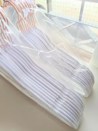 Oferta! 20 Perchas nuevas Terciopelo Blanco