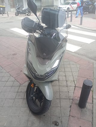 Honda PCX 125cc 2024 en Alquiler