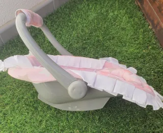 Porta bebés de juguete marca Mimittos