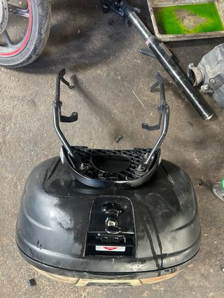 Portamaletas y maleta Kappa Honda CB 600