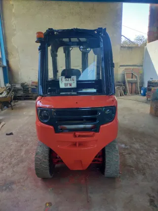 Carretilla elevadora Linde matriculada