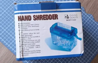 Mini destructora de papel manual