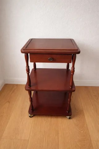 Mesita auxiliar vintage de madera