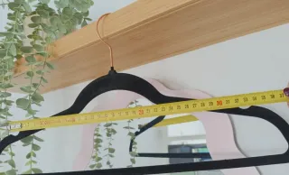 Pack 20 Perchas Terciopelo Negro Gancho Oro Rosa