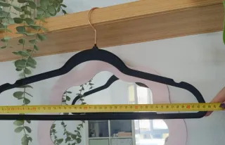 Pack 20 Perchas Terciopelo Negro Gancho Oro Rosa