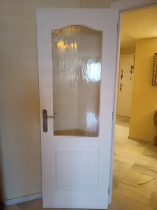 Puertas blancas con cristal