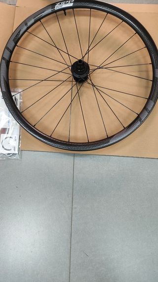 Rueda trasera ZIPP 202 Firecrest Tubeless 700C