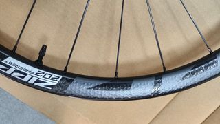 Rueda trasera ZIPP 202 Firecrest Tubeless 700C