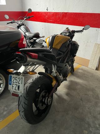 Benelli 1130 Cafe Racer Negra/Dorada
