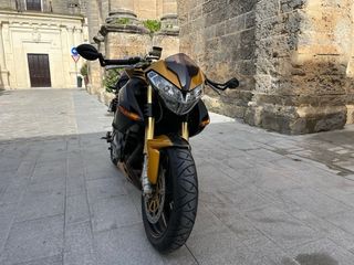 Benelli 1130 Cafe Racer Negra/Dorada