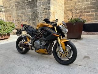 Benelli 1130 Cafe Racer Negra/Dorada