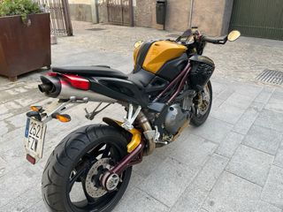 Benelli 1130 Cafe Racer Negra/Dorada