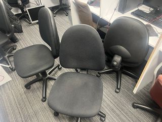 Sillas de oficina negras 40 sillas (por unidad)