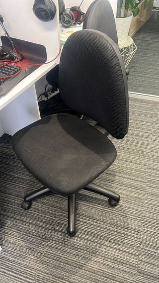 Sillas de oficina negras 40 sillas (por unidad)
