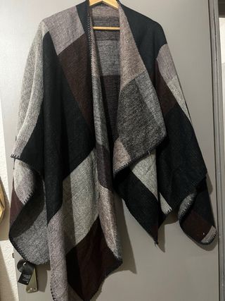 Poncho H&M Cuadros Negro, Marrón, Gris