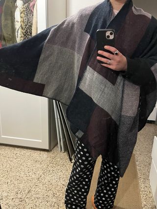 Poncho H&M Cuadros Negro, Marrón, Gris