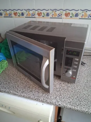 Horno Microondas Plateado