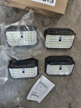 4 Focos Solares LED con Sensor