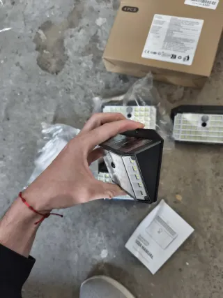 4 Focos Solares LED con Sensor