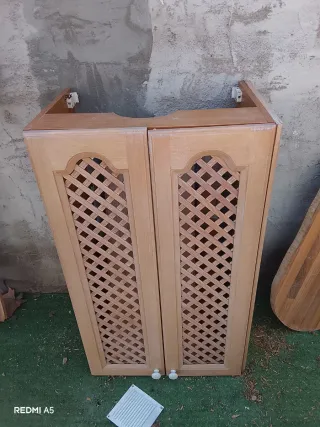 Mueble de madera cubre termo