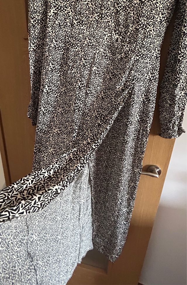 Lote 2 prendas Zara: mono y vestido.