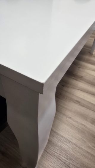 Mesa extensible y 4 sillas salón